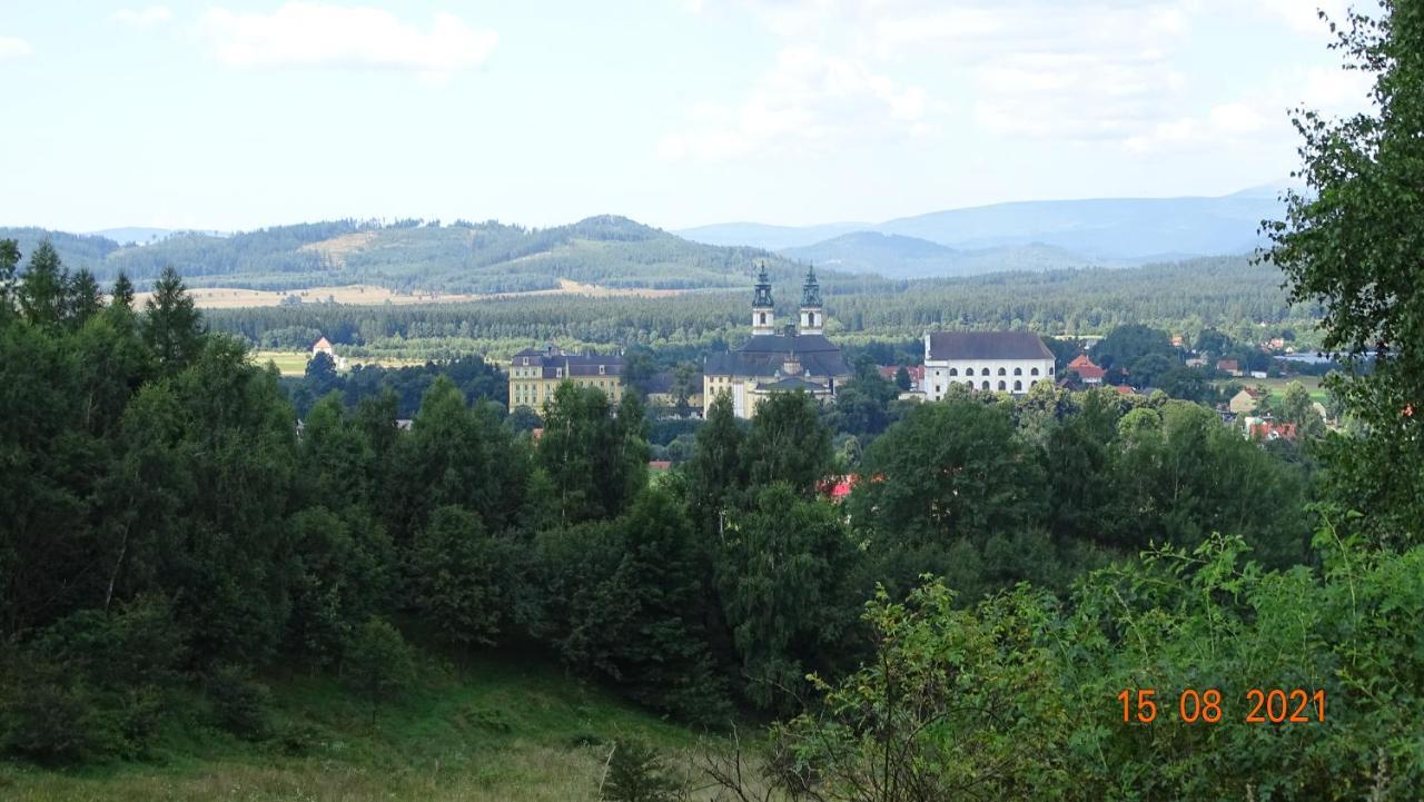 Na Szlaku Apartment Krzeszow  ภายนอก รูปภาพ